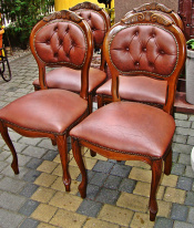 4 piękne skórzane krzesła