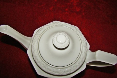 dzbanek do herbaty Rosenthal Biała Maria z sitkiem dzbanek do herbaty Rosenthal Biała Maria z sitkiem