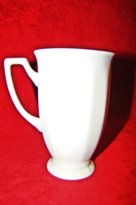 duży kubek Rosenthal Biała Maria-z rysą duży kubek Rosenthal Biała Maria-z rysą