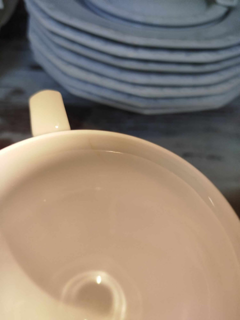 duży kubek Rosenthal Biała Maria-z rysą duży kubek Rosenthal Biała Maria-z rysą