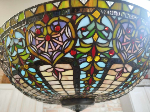 witrażowa lampa - plafon Tiffany, śred. 57 cm witrażowa lampa - plafon Tiffany, śred. 57 cm