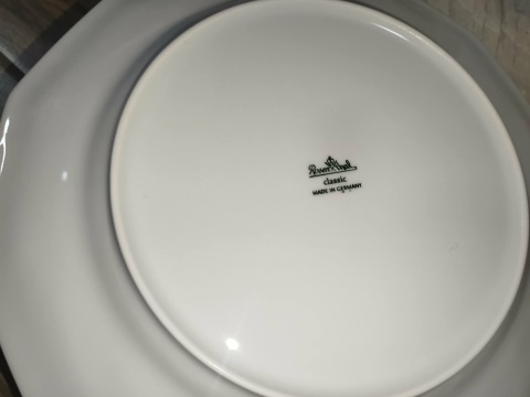 2x talerz Rosenthal Biała Maria NOWY, śred . 26/po przekatnej 28 cm